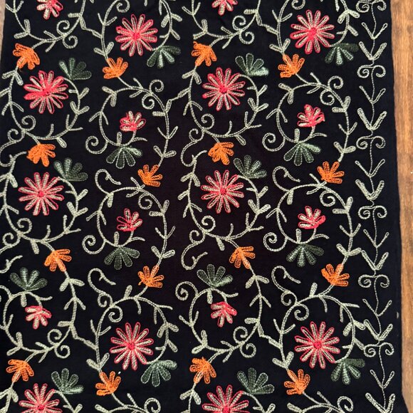 Kashmiri Crewel Emroidered Wool Wrap Shawl - Picture 2 of 4